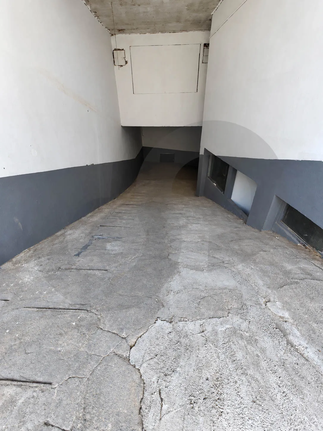 Prime Warehouse For rent/Industrial Zone/MANSOURIEH-METN — الصورة 2