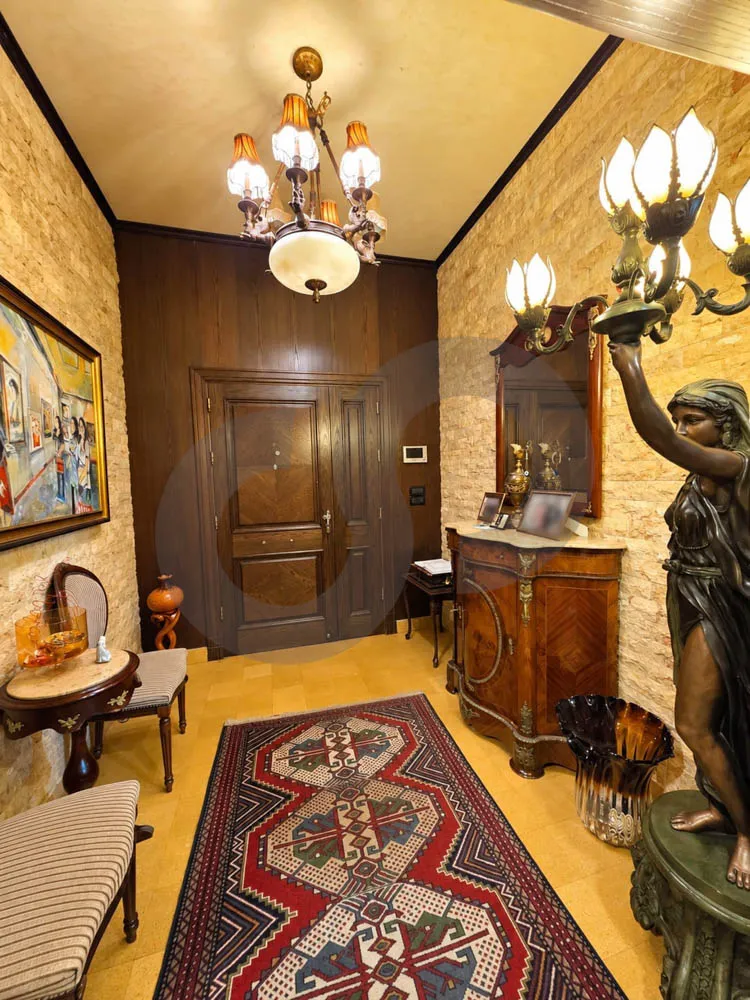 Fully decorated/well-maintained building/prime location/Ras Beirut,beirut — الصورة 2