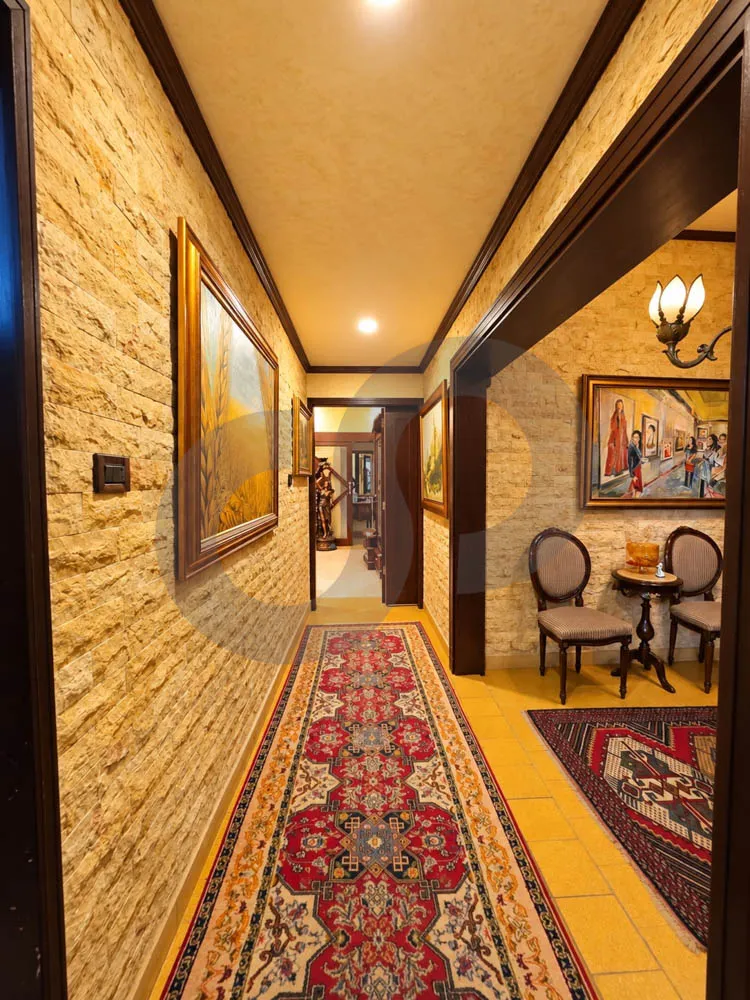 Fully decorated/well-maintained building/prime location/Ras Beirut,beirut — الصورة 3