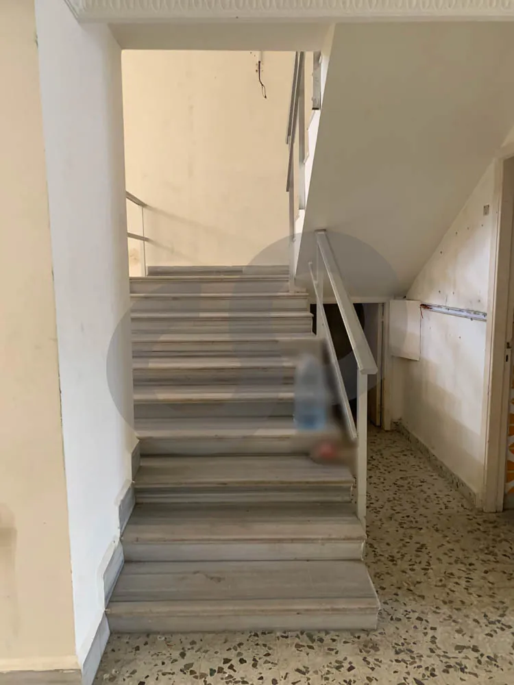 crowded and active location /2 floors shop/tripoli — الصورة 3
