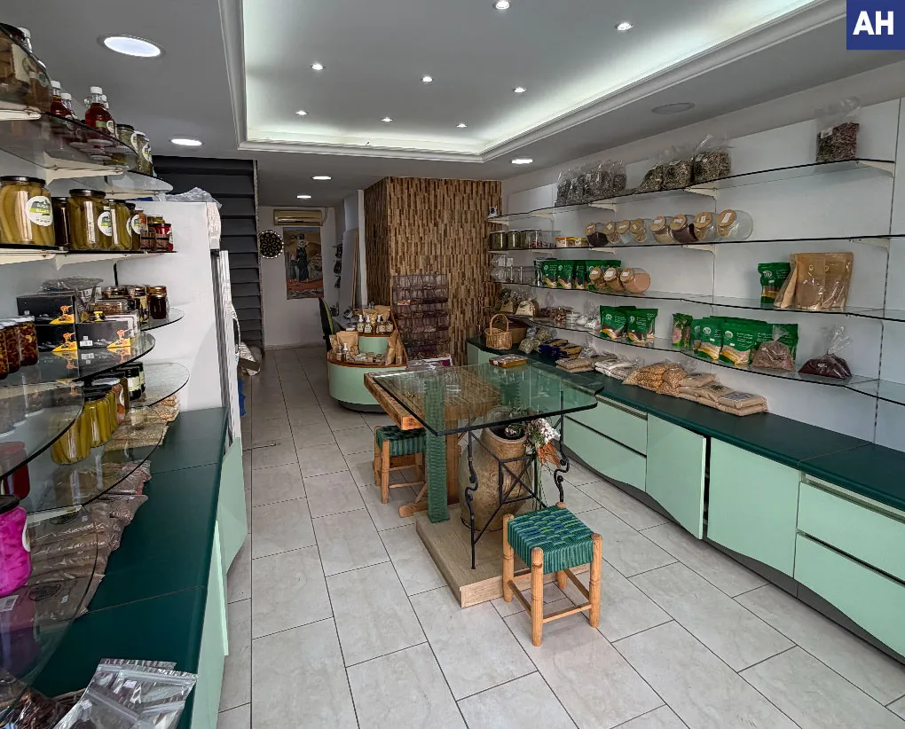 Commercial shop/prime location/ 2 floors/Mansourieh ,METN