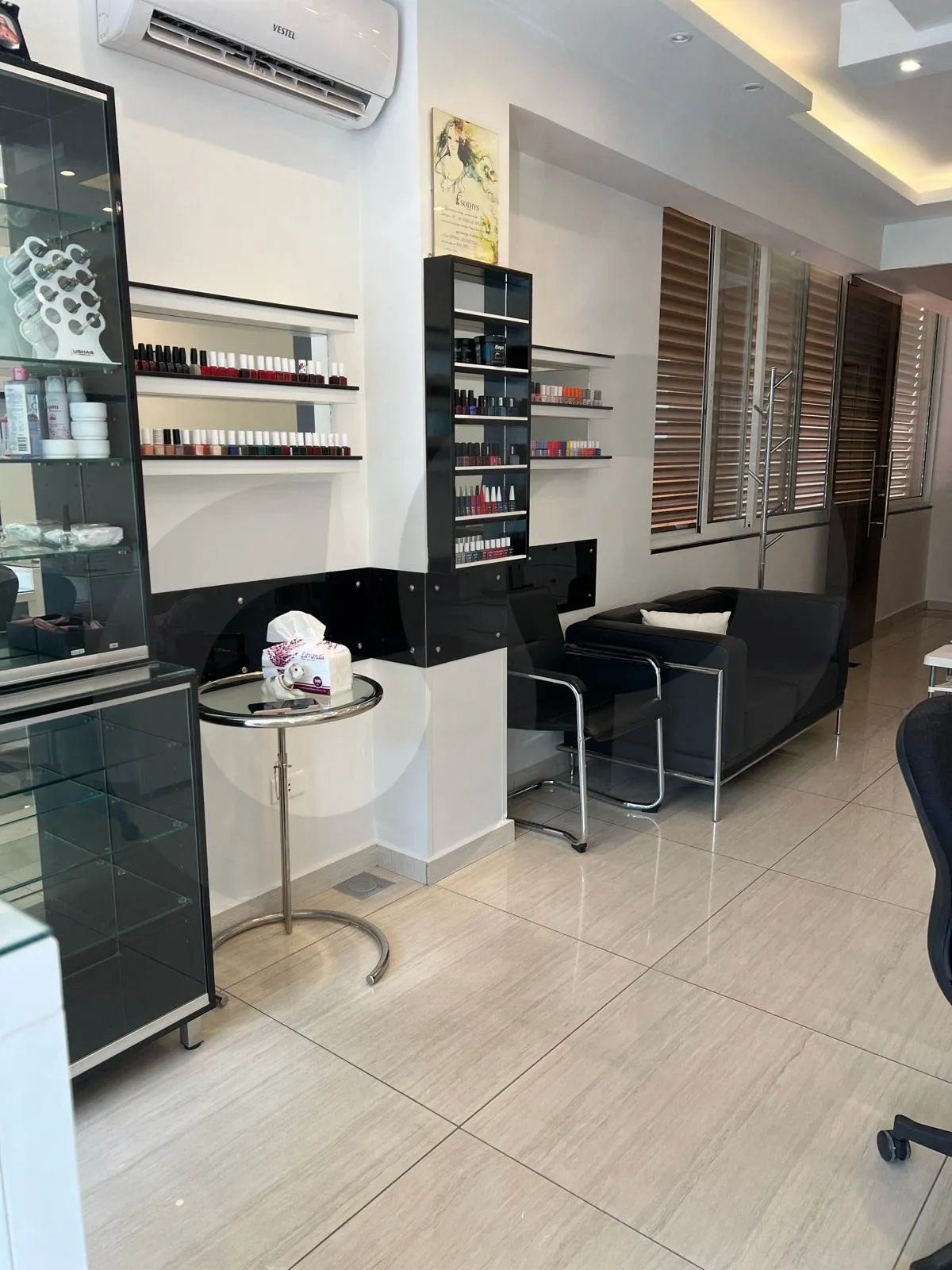 Shop For Rent/Fully furnished/fully equipped/AWKAR-METN — الصورة 2