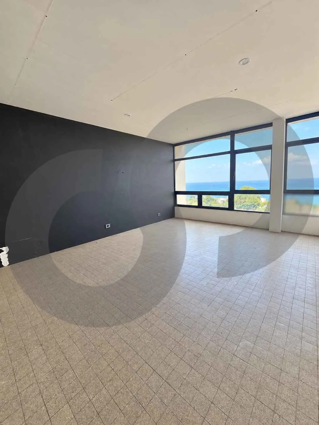 PRIME OFFICE FOR RENT IN BLISS(RAS BEIRUT) /SIX OFFICE ROOMS/OPEN VIEW — photo 3