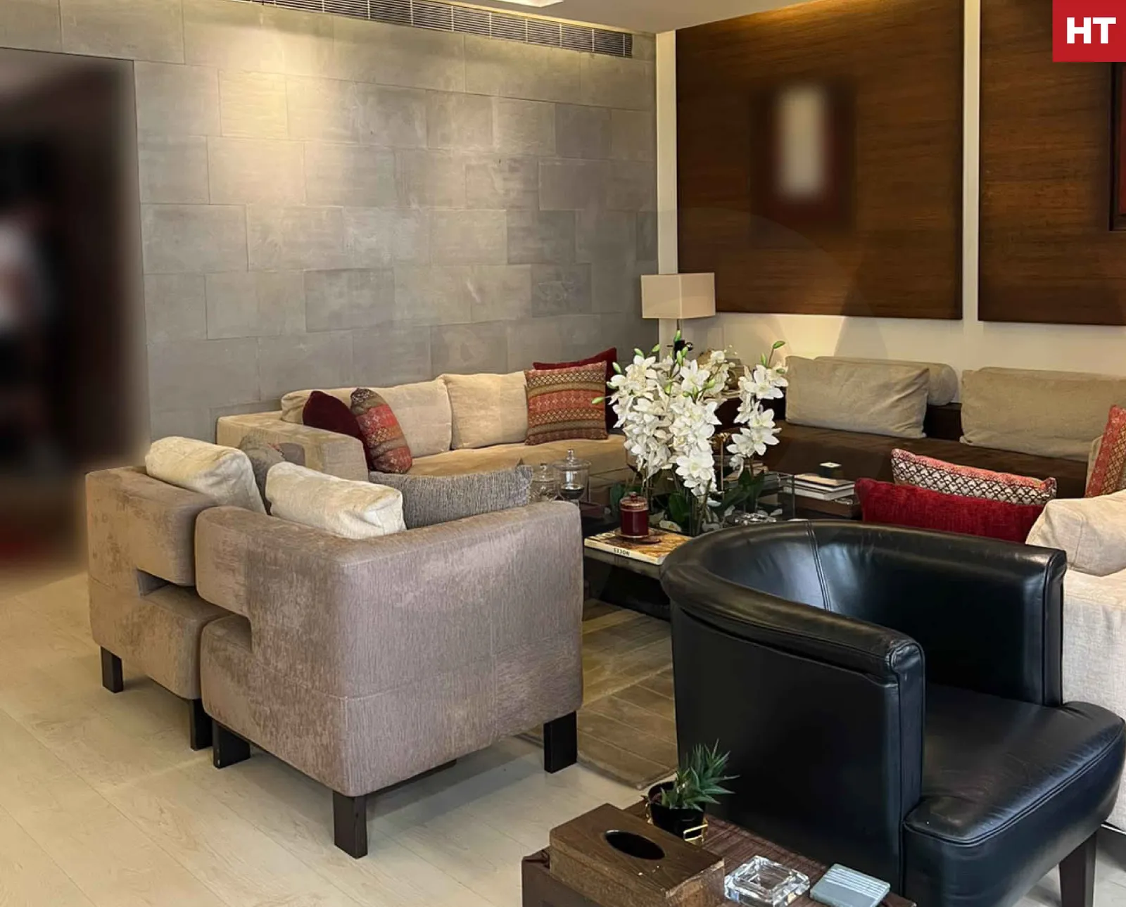 PRIME VERDUN,BEIRUT LOCATION /MODERN APARTMENT NEAR ABC