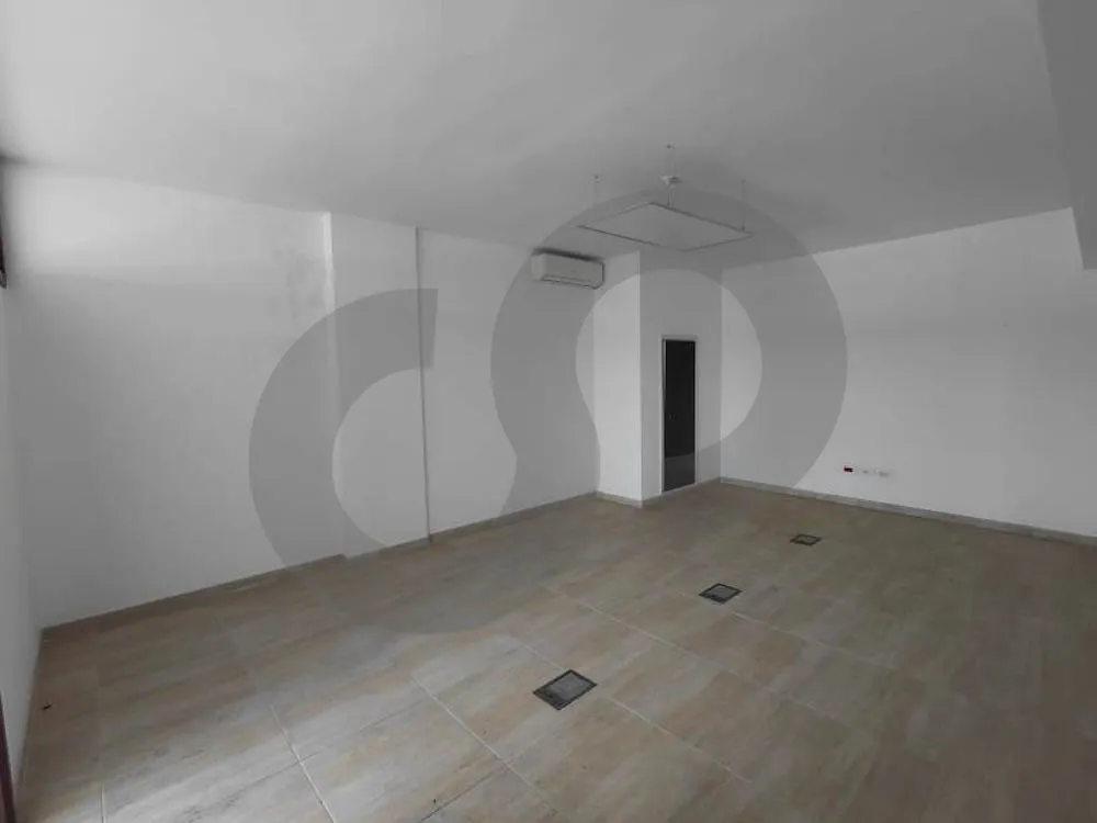 office /excellent accessibility/security/prime commercial location/dora,metn — الصورة 3