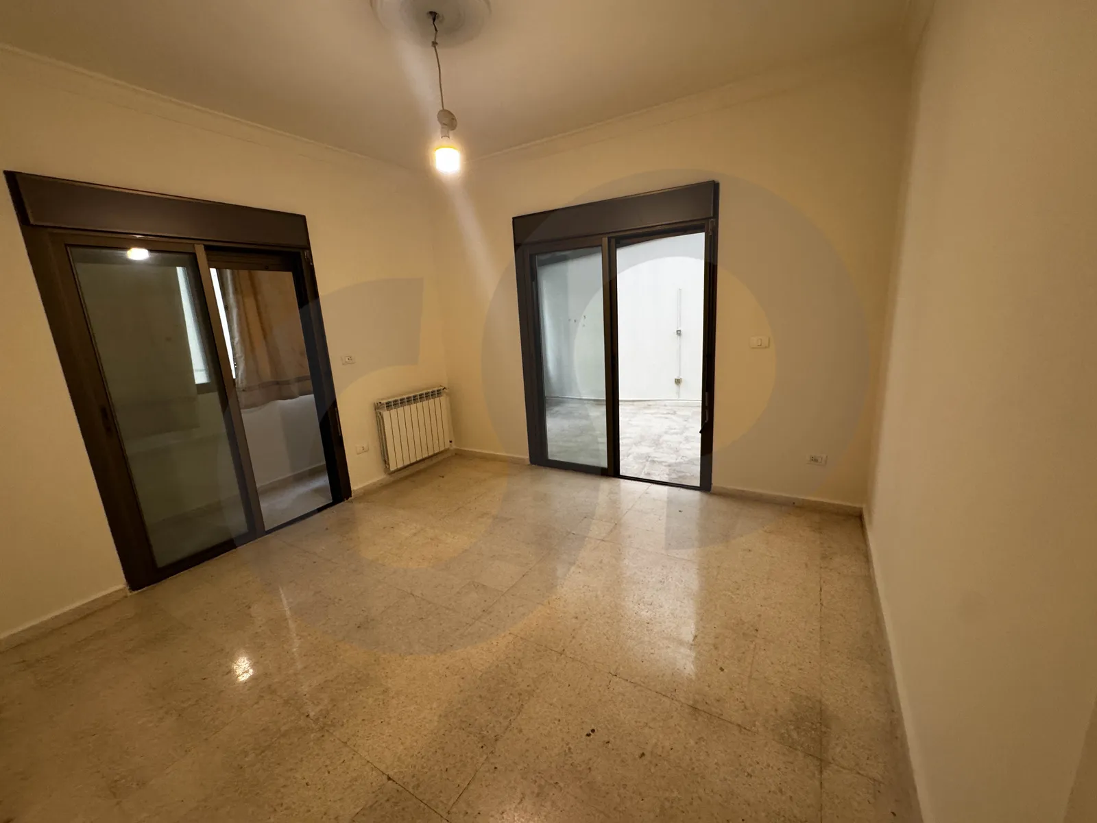 Spacious Apartment for rent/Prime Location/Well-Maintained Building/HAZMIEH-BAABDA — الصورة 2