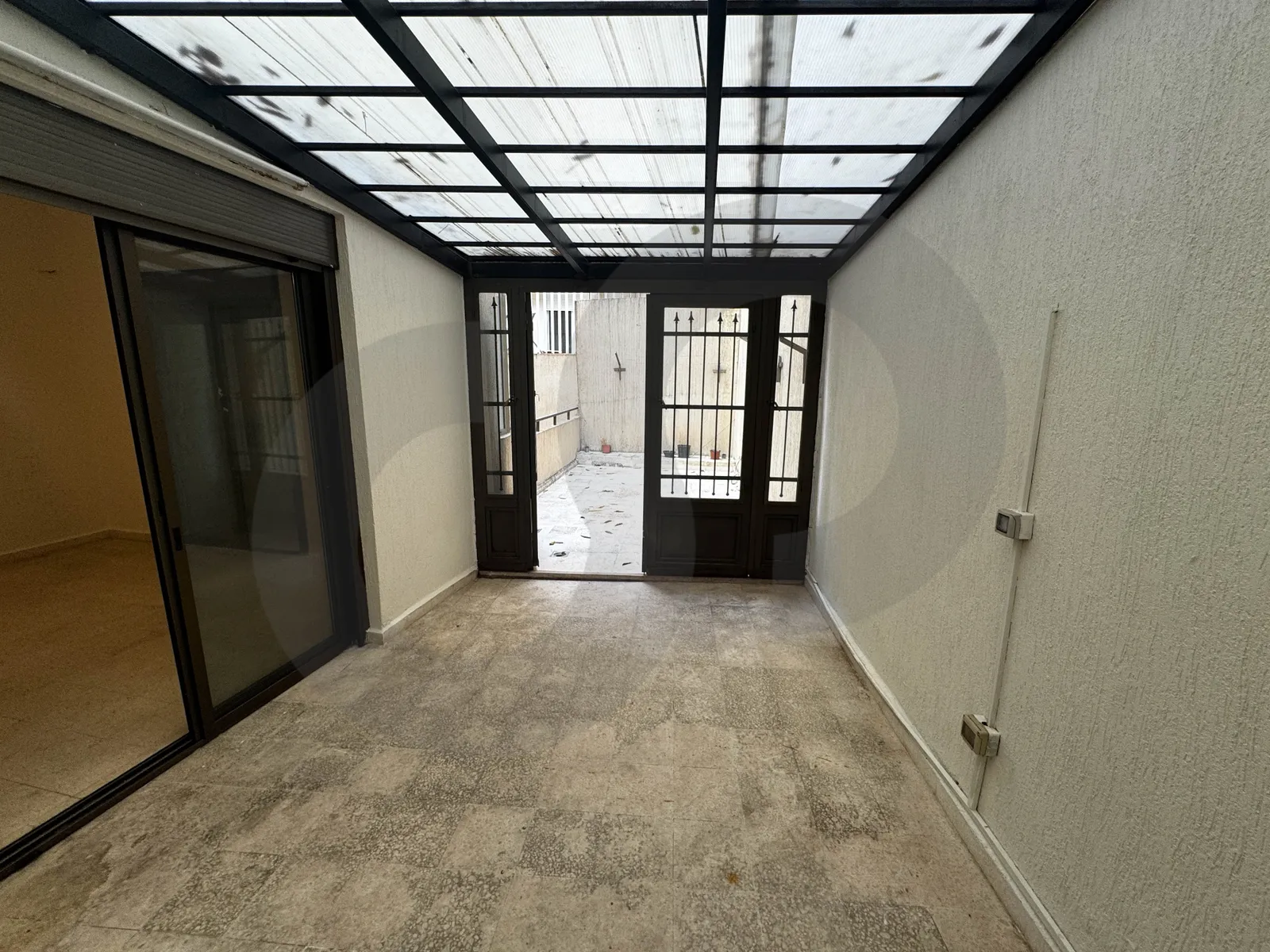 Spacious Apartment for rent/Prime Location/Well-Maintained Building/HAZMIEH-BAABDA — الصورة 3