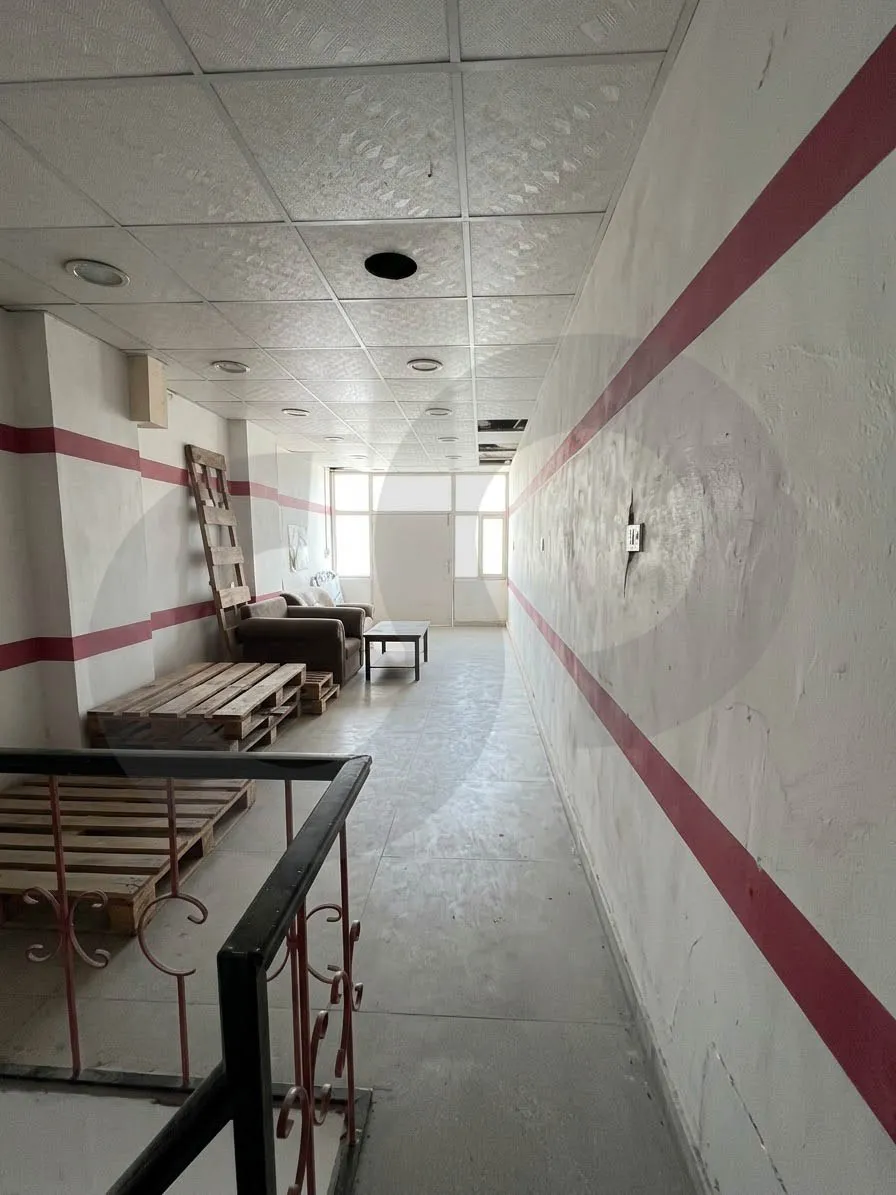 66 SQM Commercial shop For Sale/Two Levels/TARIQ EL JDIDEH-BEIRUT — الصورة 2