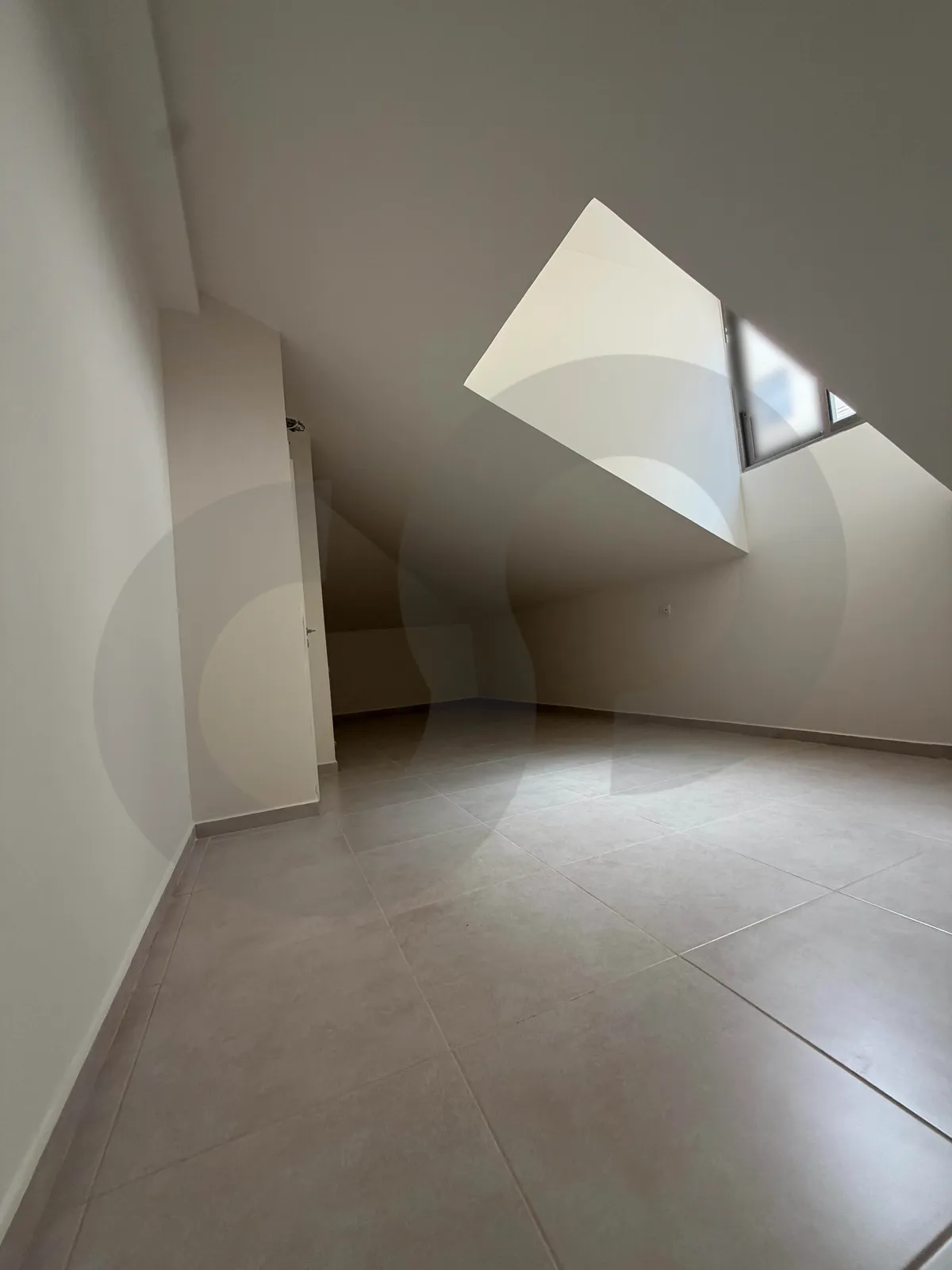 High-End Finished Duplex for Sale/Easy Access/Ready to Move In/MANSOURIEH-METN /REF##AH141819 — الصورة 3