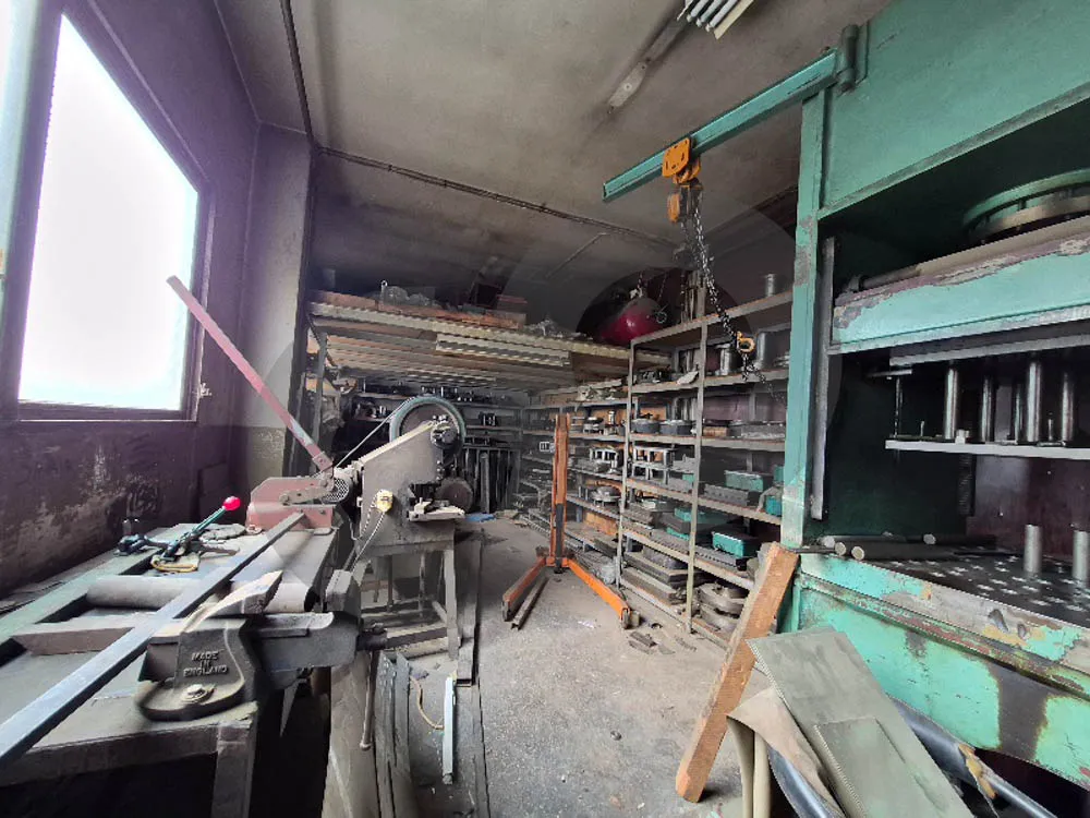 Industrial Warehouse/ 1st degree/2nd floor/ Easy Access/Baouchrieh,METN — الصورة 3