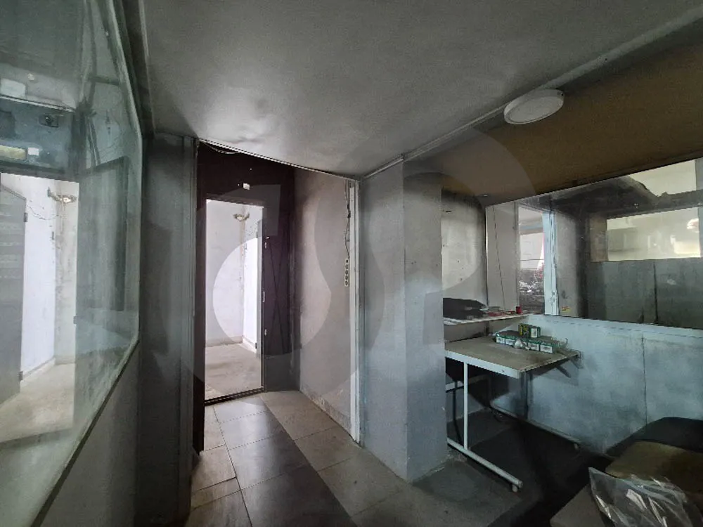 Industrial Warehouse/ 1st degree/Prime location/Baouchrieh,METN — الصورة 2