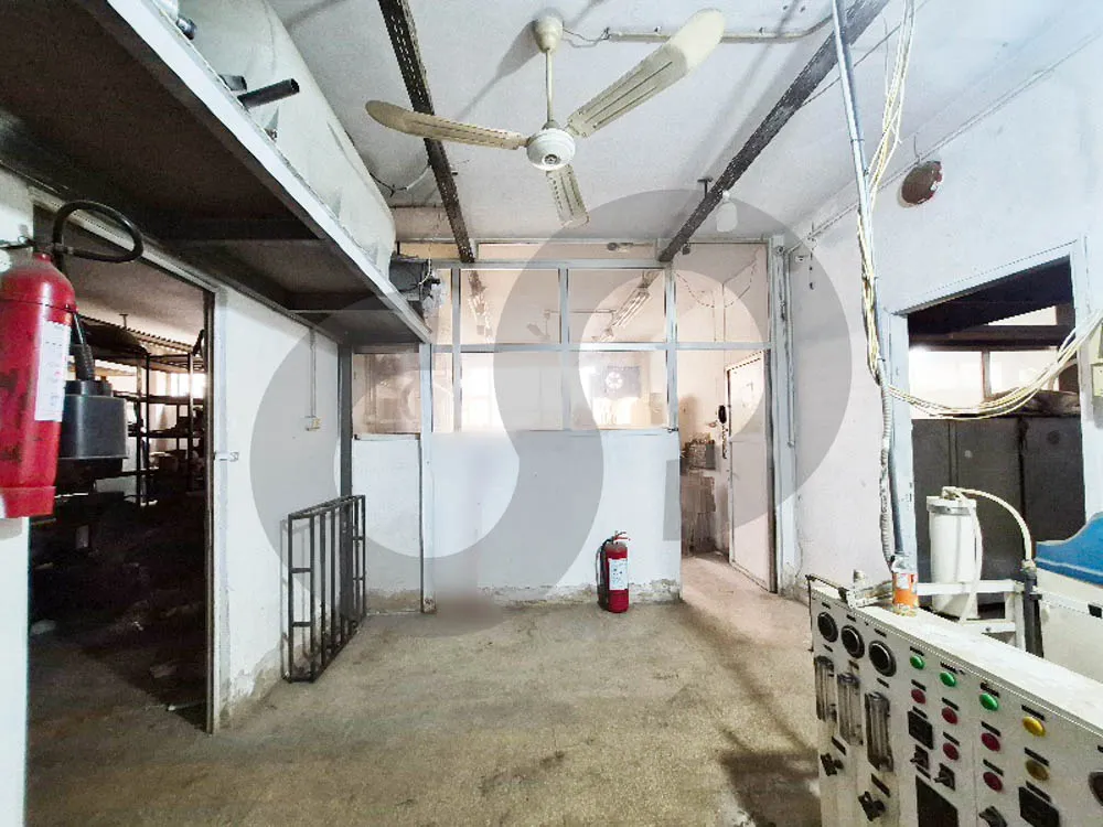 Industrial Warehouse/ 1st degree/Prime location/Baouchrieh,METN — الصورة 3