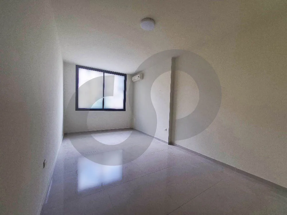 Office /Well Maintained Building/1st Floor /Zalka ,metn — الصورة 3
