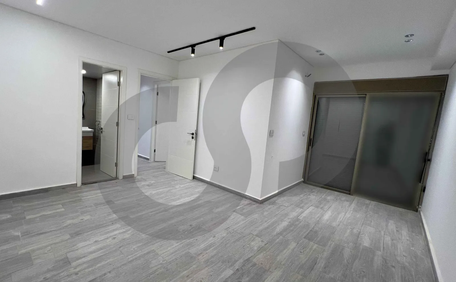GREAT VALUE/GROUND-FLOOR/PRIVATE TERRACE/EASY ACCESS/ZAKIRIT,METN — الصورة 3