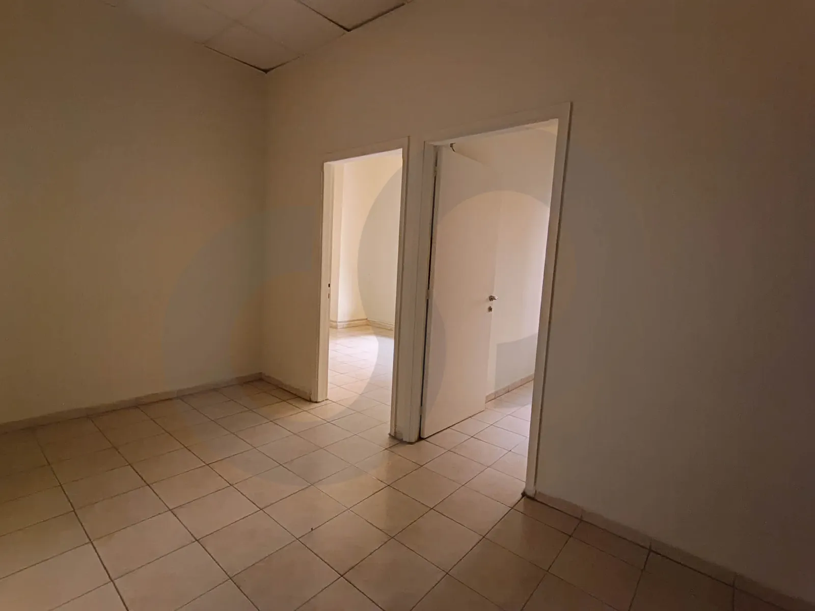 Office for rent/Prime location/High traffic area/ZOUK MOSBEH-KESEROUAN — الصورة 3
