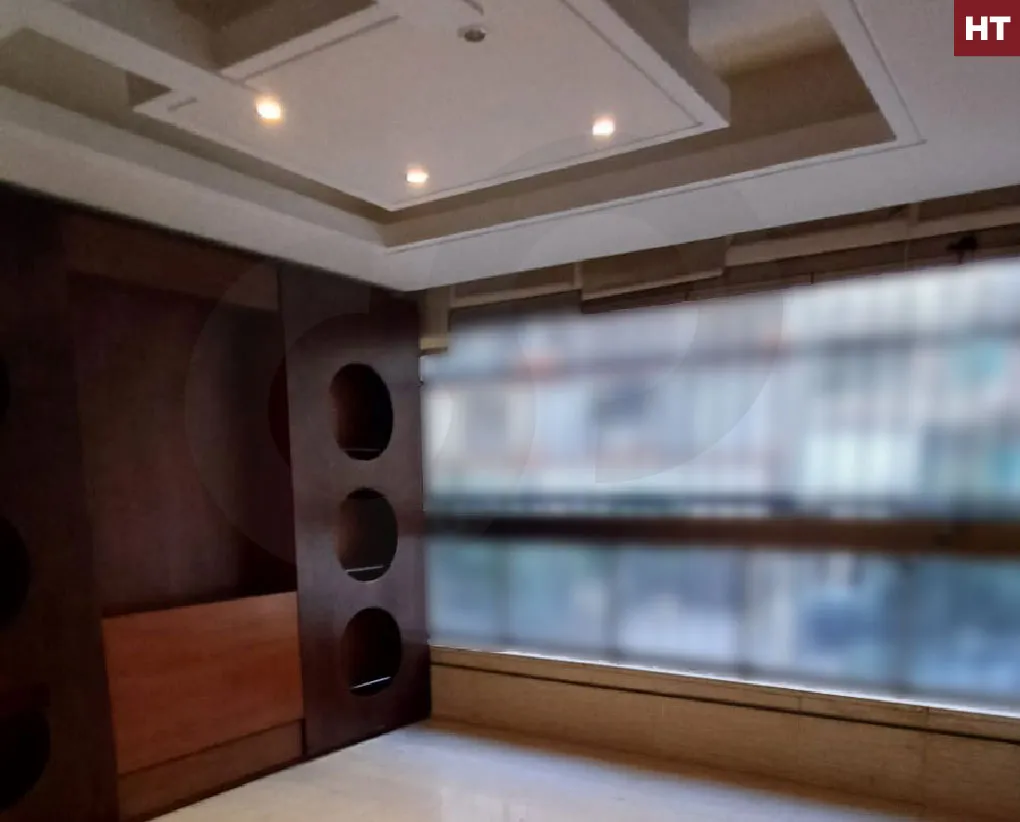 spacious /first floor/gated building/generous spaces/el Zarif, Beirut
