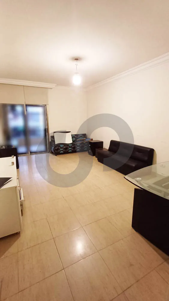 spacious /first floor/gated building/generous spaces/el Zarif, Beirut — الصورة 3