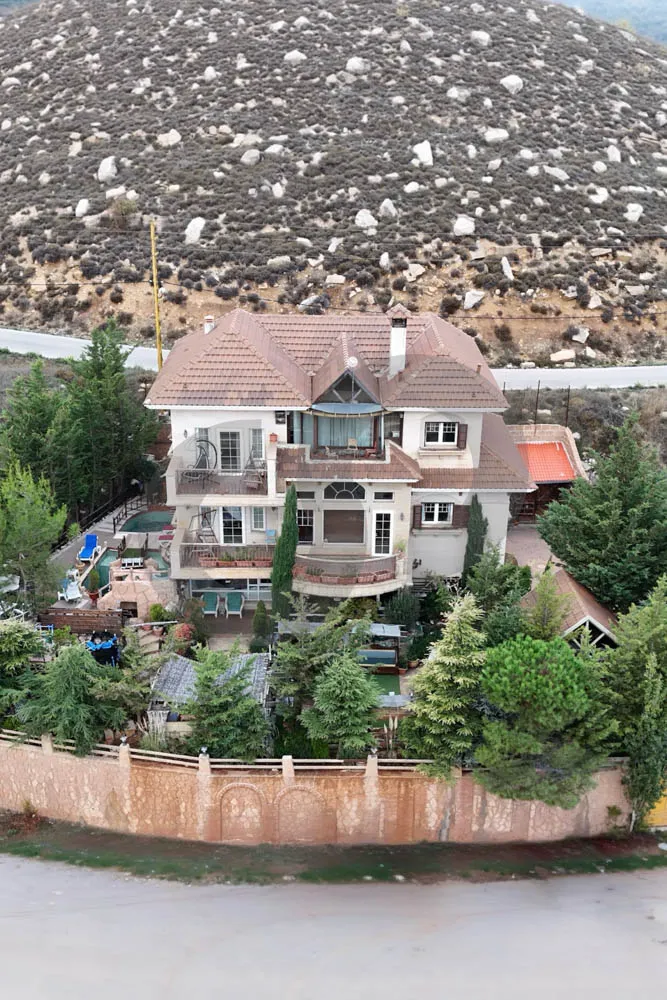 Architectural Masterpiece/Furnished/Luxury Finishing/Rwayset Sawfar,aley — الصورة 2