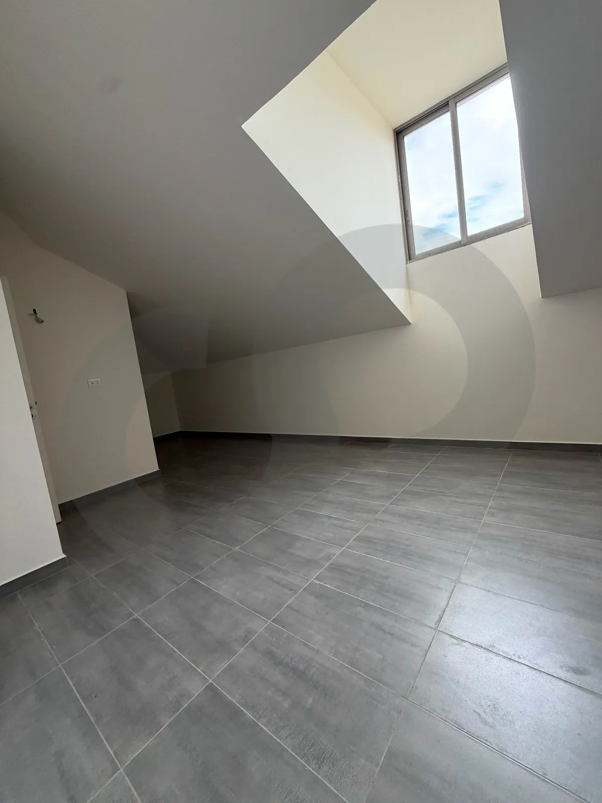 Duplex For Sale/High-end finished/Easy access to main roads/MANSOURIEH-METN — photo 2
