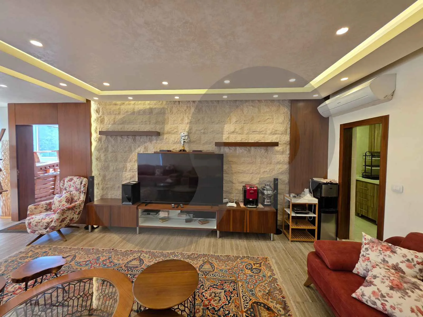 FULLY FURNISHED/PRESTIGIOUS AND SECURE/YARZEH,BAABDA /PRIVATE TERRACE/MOUNTAIN VIEWS — photo 2