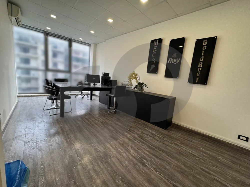 Fully furnished/ prime area/office /Corniche El Mazraa,BEIRUT — photo 2