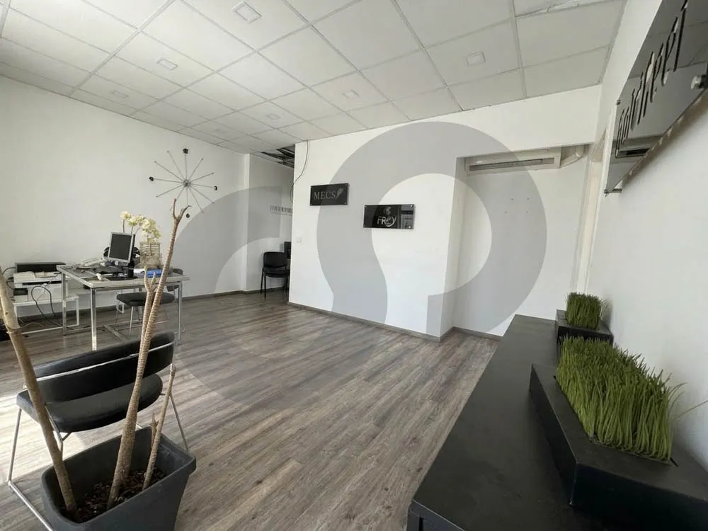 Fully furnished/ prime area/office /Corniche El Mazraa,BEIRUT — photo 3