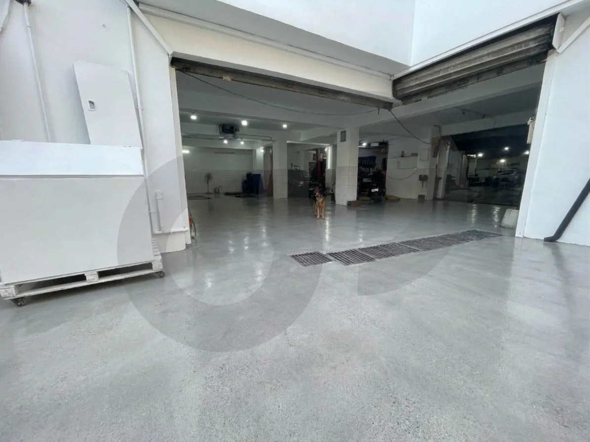 Ware house for Sale/Needs Renovation/Easy access/SIOUFI-BEIRUT — الصورة 2