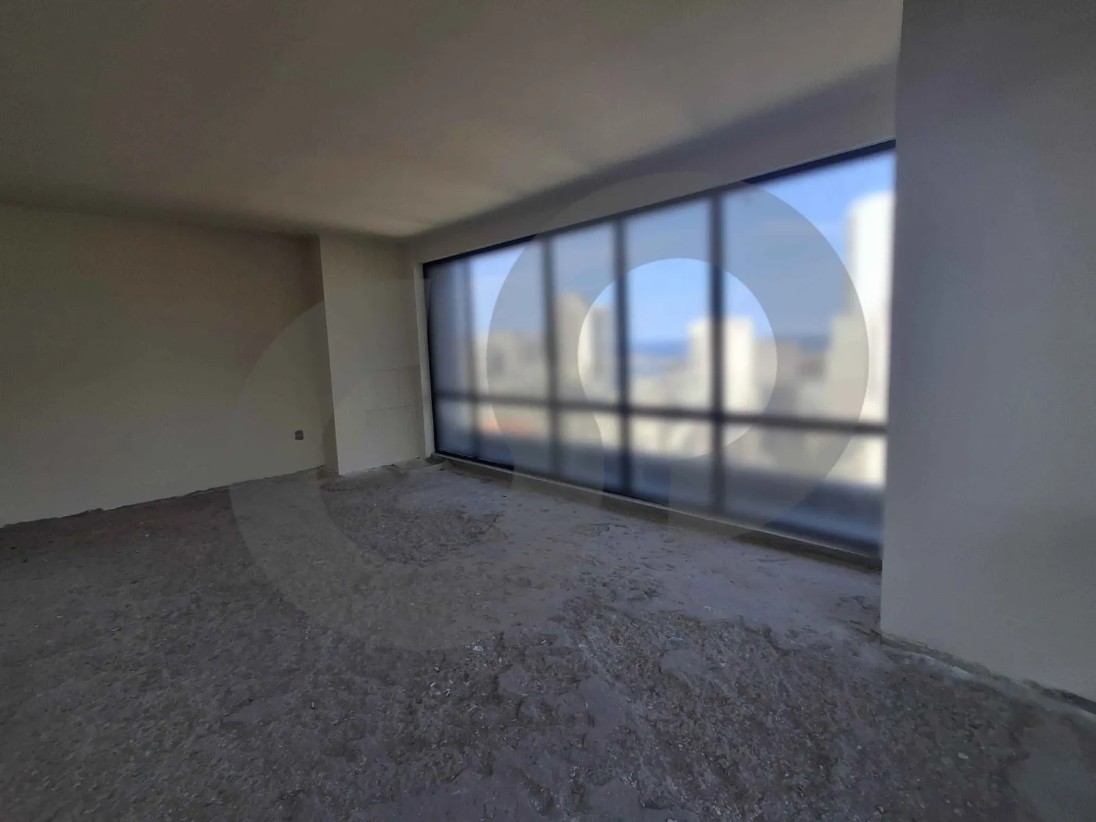 COMMERCIAL SPACE FOR RENT – ACHRAFIEH, AKAWI STREET, SuRSOCk SIDE — الصورة 3