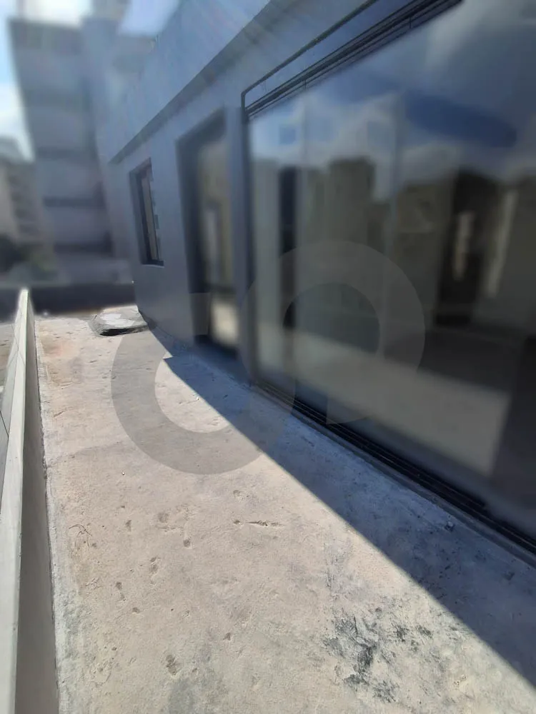 commercial space/prime area/visibility/easy access/Achrafieh ,BEIRUT — الصورة 3