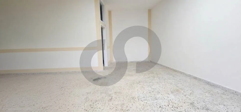 Shop for rent/main road/outdoor area/ Constant traffic/ Mazraat Yachouh,METN — الصورة 2