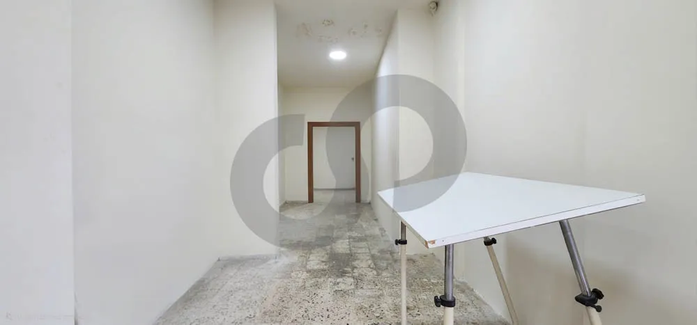 Shop for rent/main road/outdoor area/ Constant traffic/ Mazraat Yachouh,METN — الصورة 3
