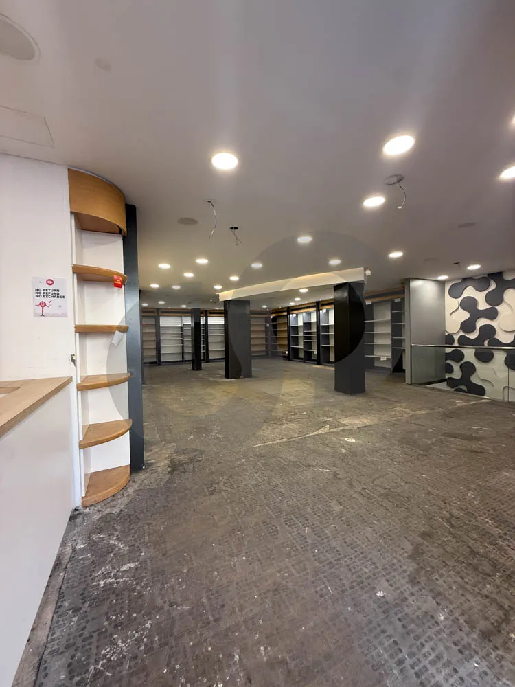 Commercial space/easy access/strength point/Cornish el Mazraa,METN — الصورة 3