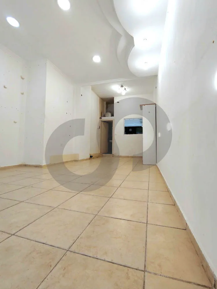 shop/convenient location/gypsum board ceiling/Sad El Baouchrieh,metn — photo 3
