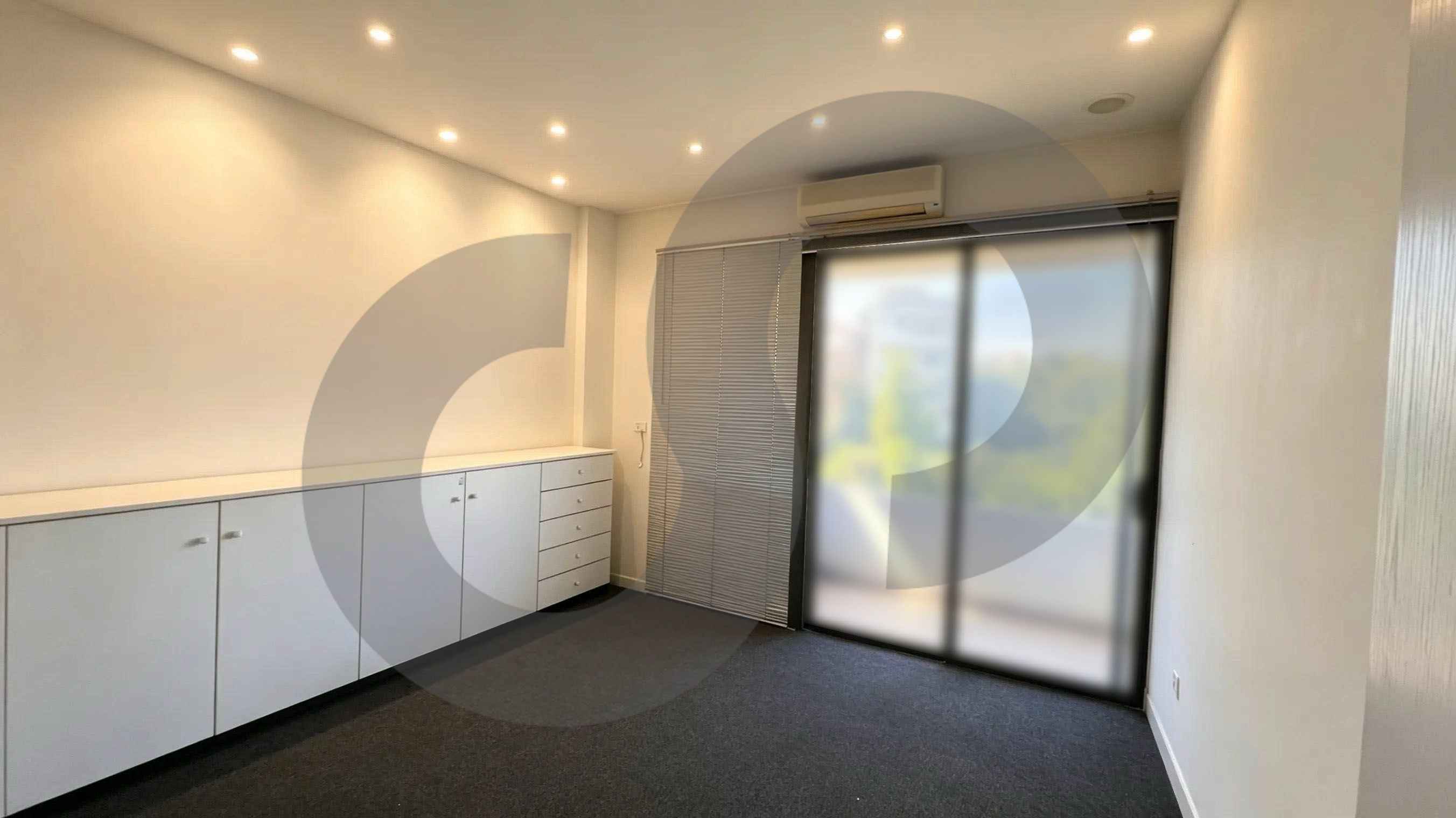 Office in a strategic location/ sea & mountain views/DBAYEH,METN — الصورة 2