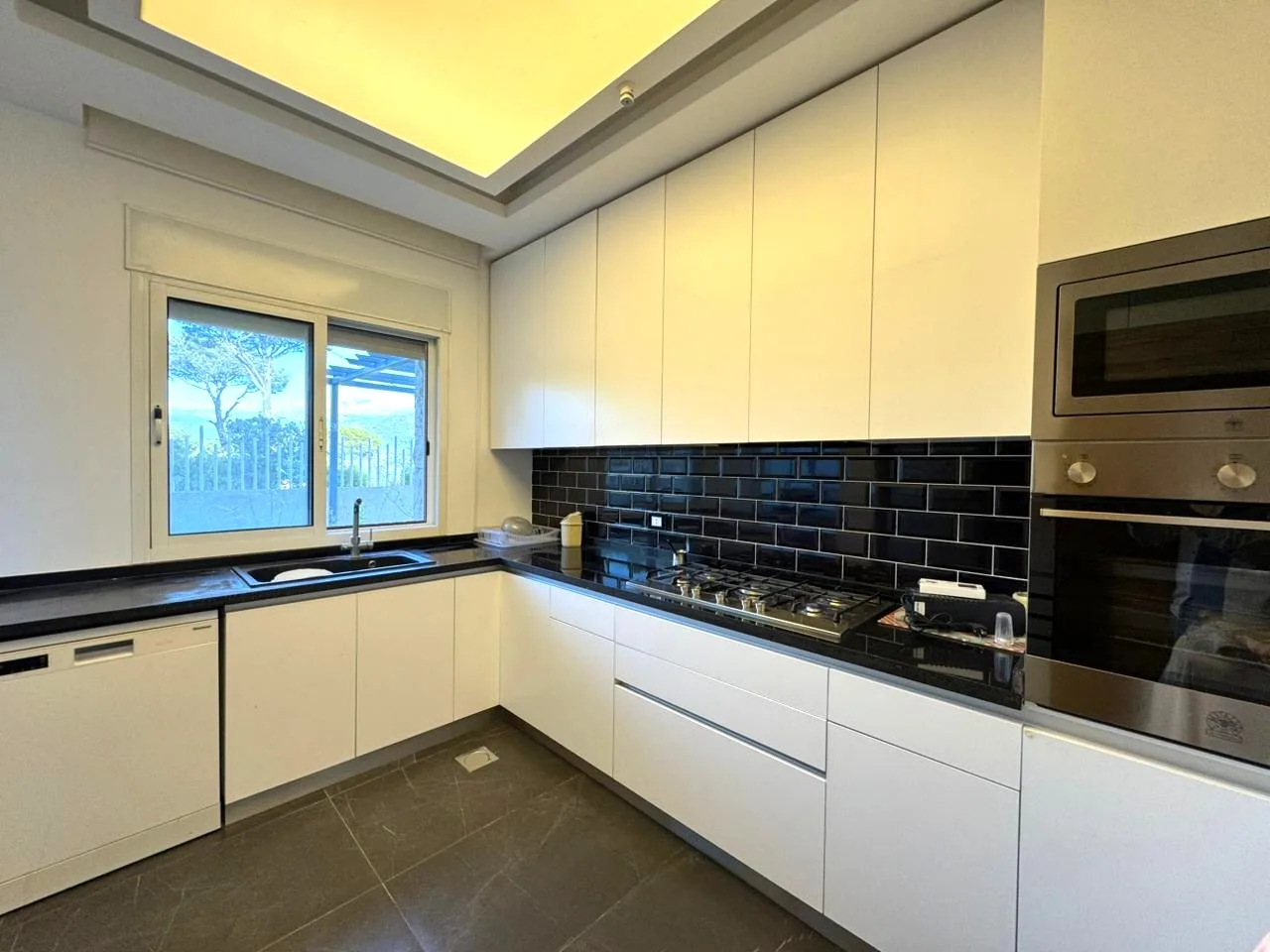 Apartment for Sale in Baabdat — الصورة 8