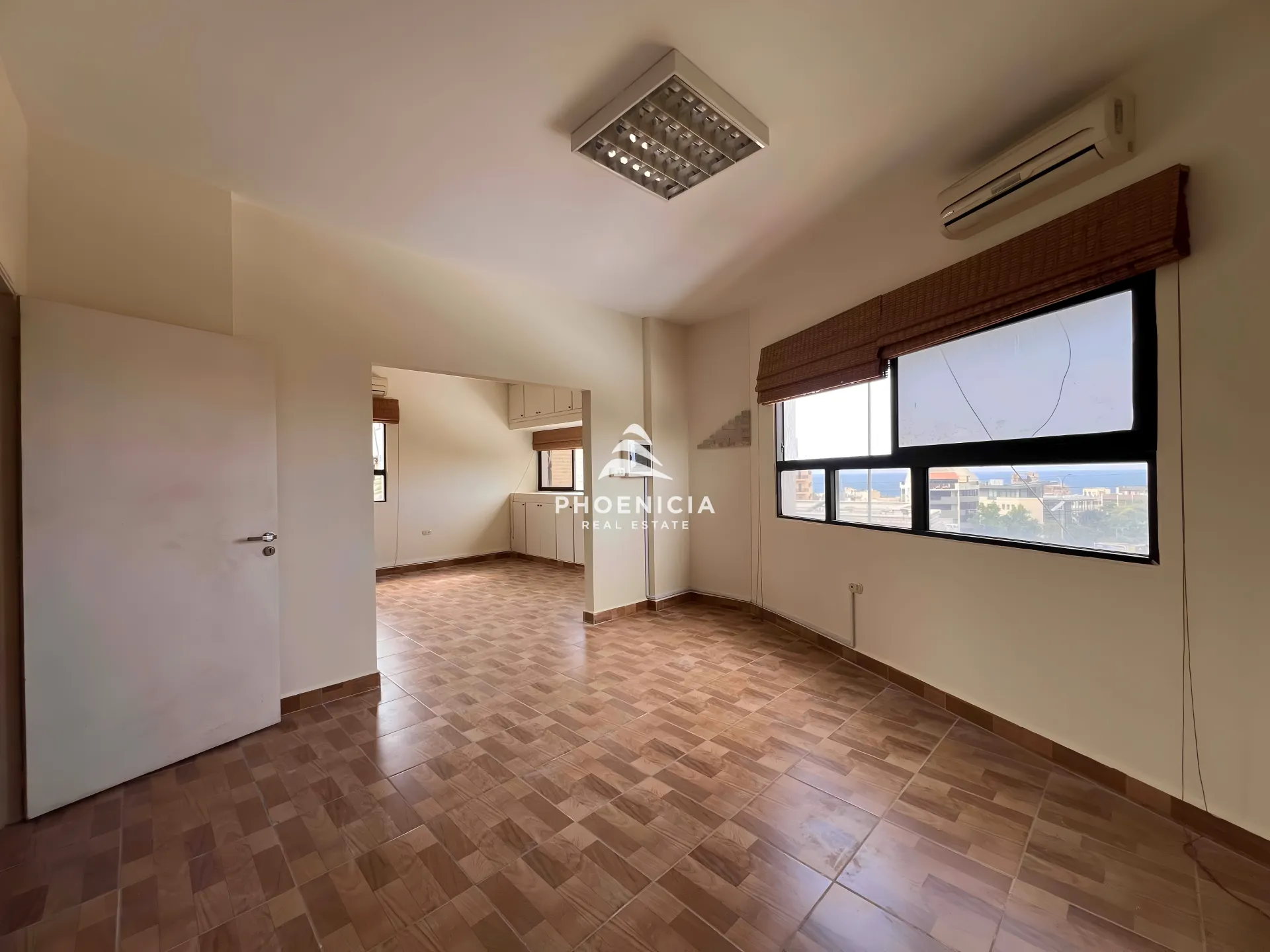 Office for rent in Byblos — الصورة 2