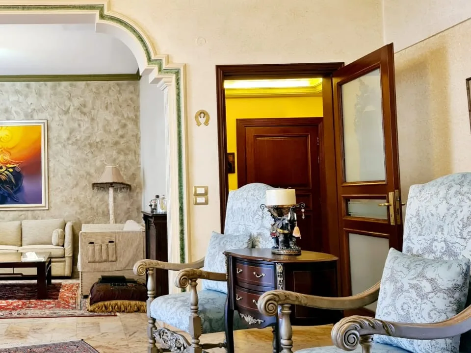 Apartment for Sale in Caree d'or,  Achrafieh, Beirut, Lebanon — الصورة 5