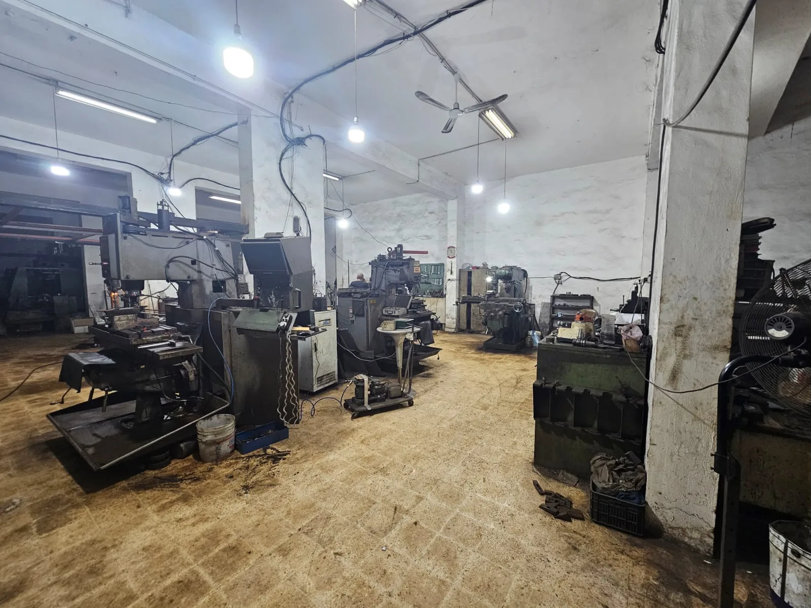 Industrial Unit for sale in Fanar — الصورة 7