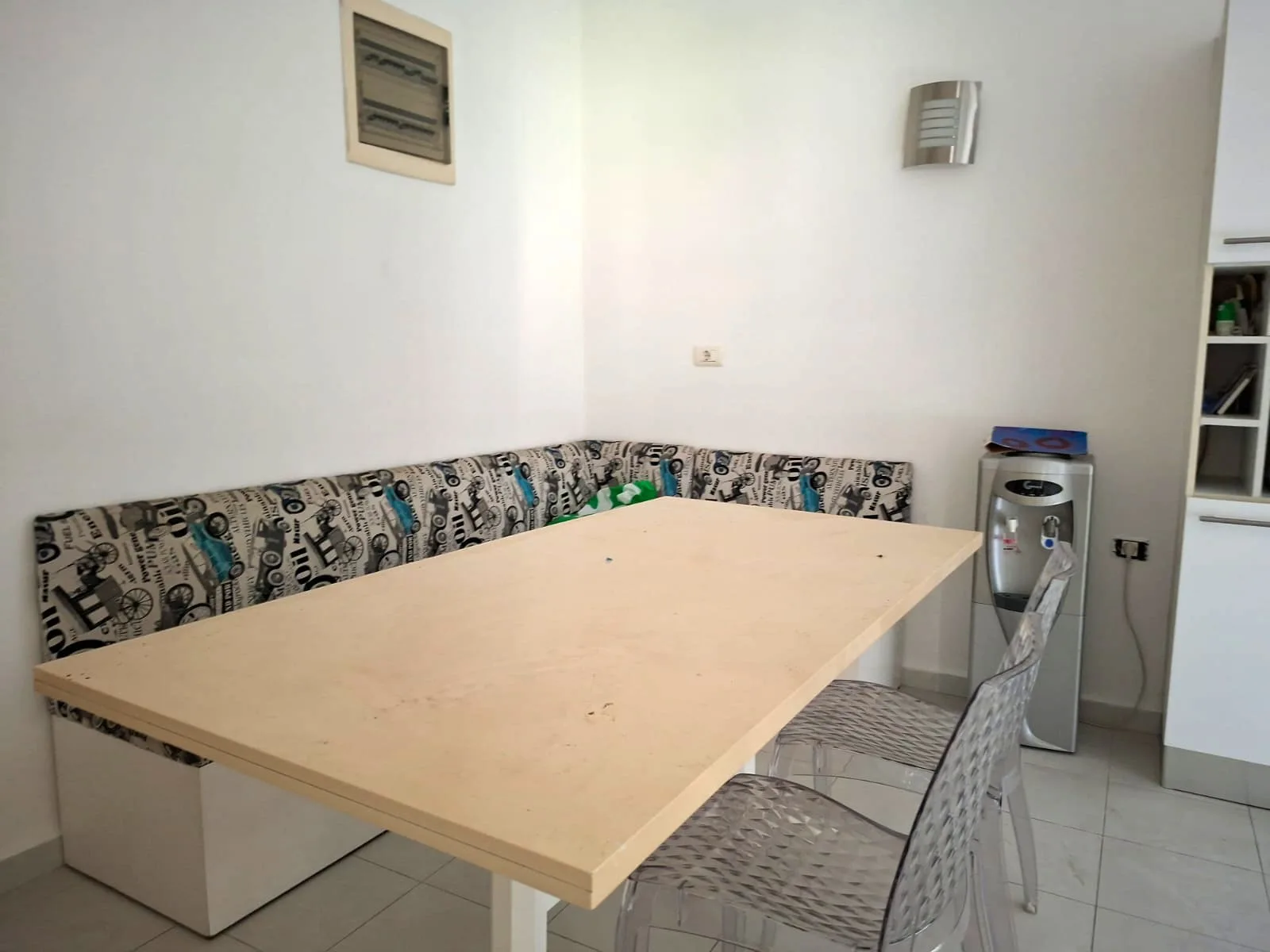 Apartment for Rent in Corniche el Mazraa, Beirut — الصورة 8