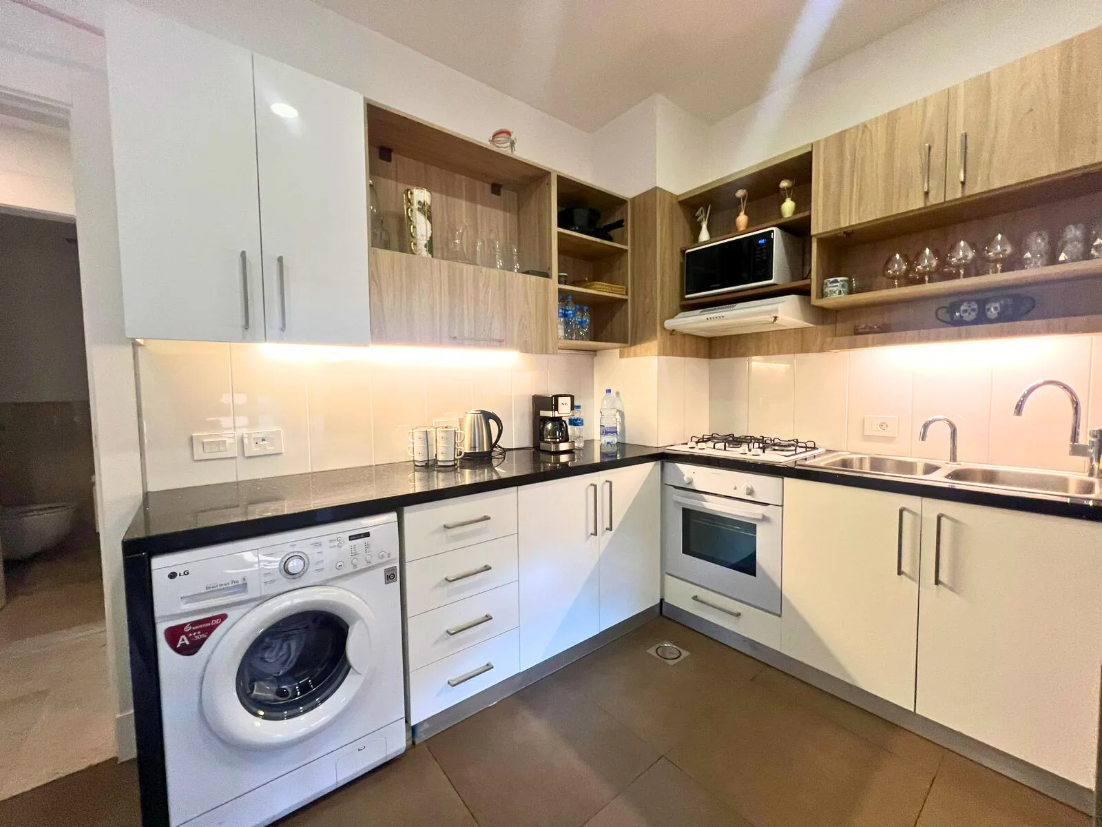 Apartment for Sale in Mar Mikhael, Bayrut, Lebanon — الصورة 8