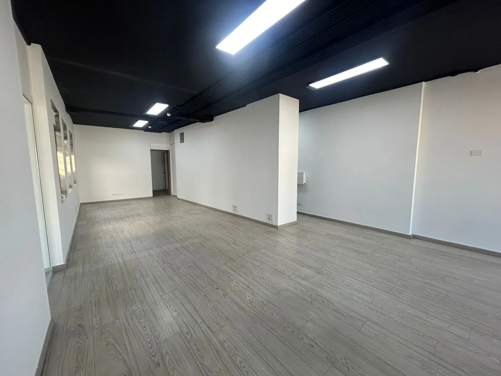 Office for rent in Downtown — الصورة 2