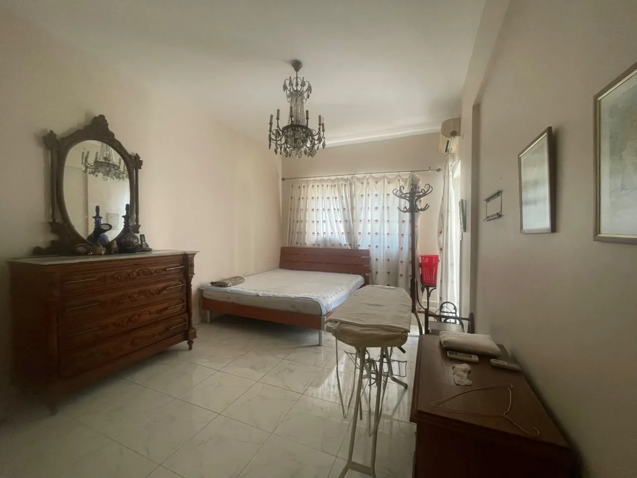 Apartment for Sale in Hamra, Ras Beirut — الصورة 3