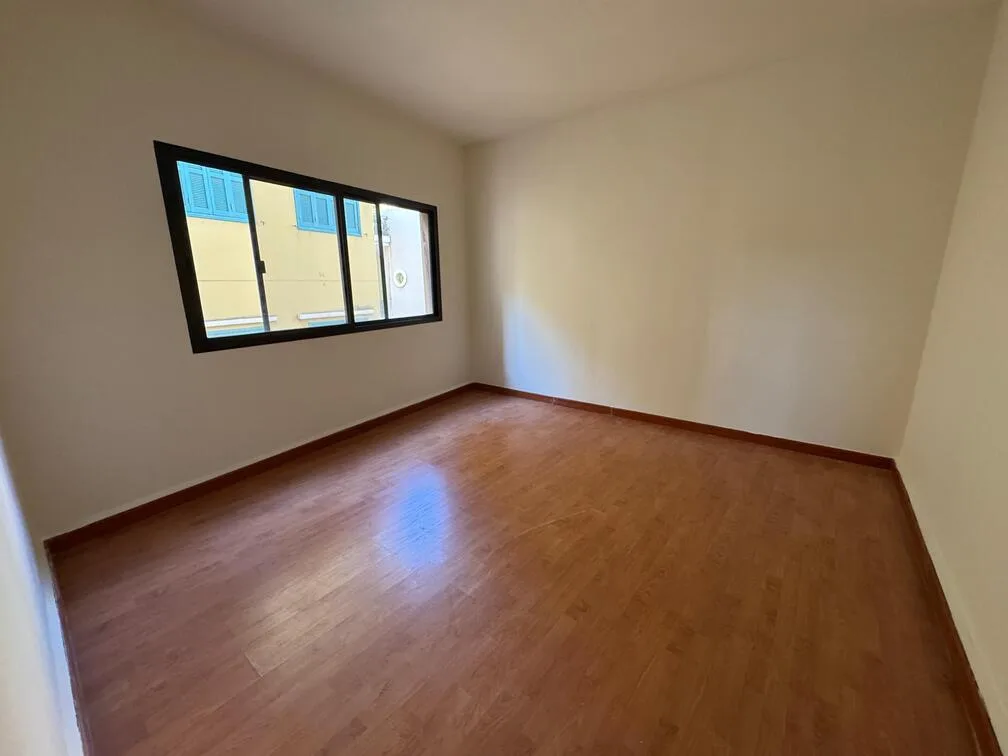 Office for Sale in Saifi Village — الصورة 4