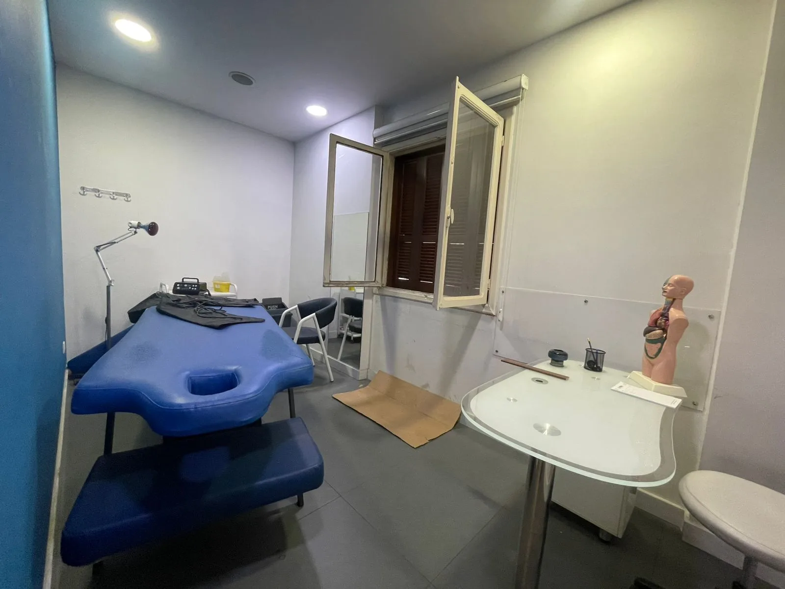 Office for Rent in Saifi Village — الصورة 5