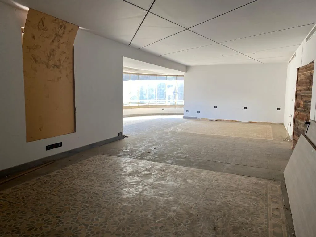 Office for Rent in Tabariss, Achrafieh, Beirut, Lebanon — الصورة 6