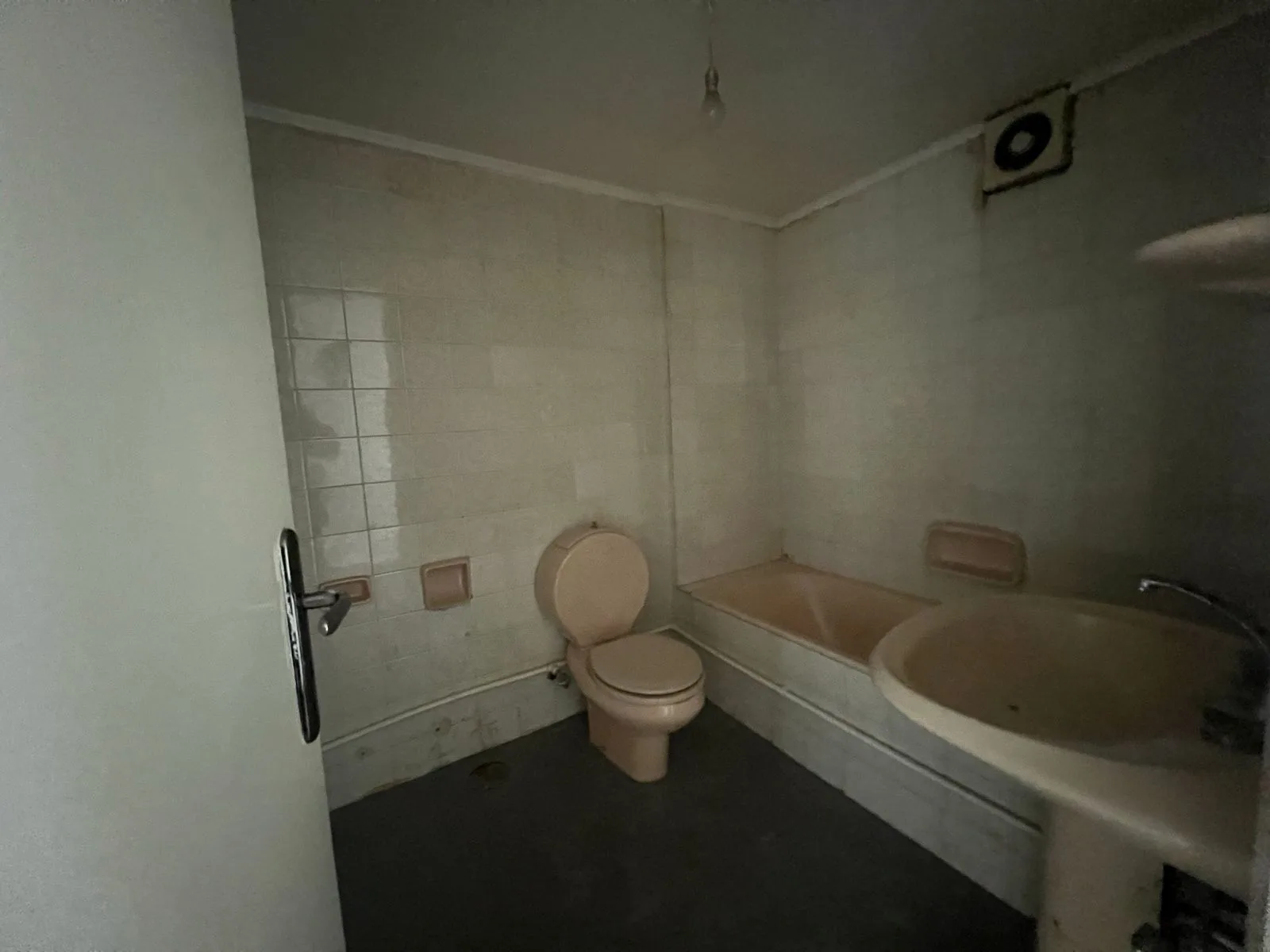 Office for Rent in Sodeco, Beirut, Lebanon — الصورة 10