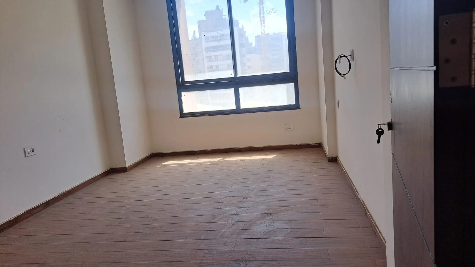 Apartment for Sale in Raoucheh, Beirut, Lebanon — الصورة 2