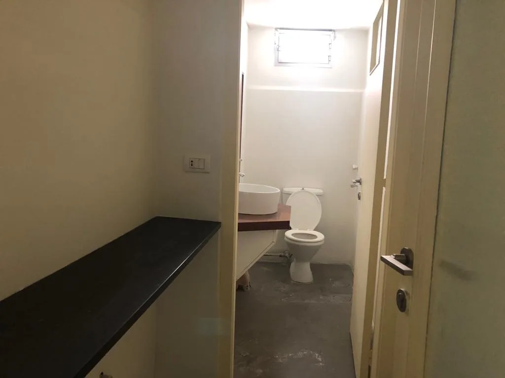 Office for Rent in Saifi , Beirut, Lebanon — الصورة 6