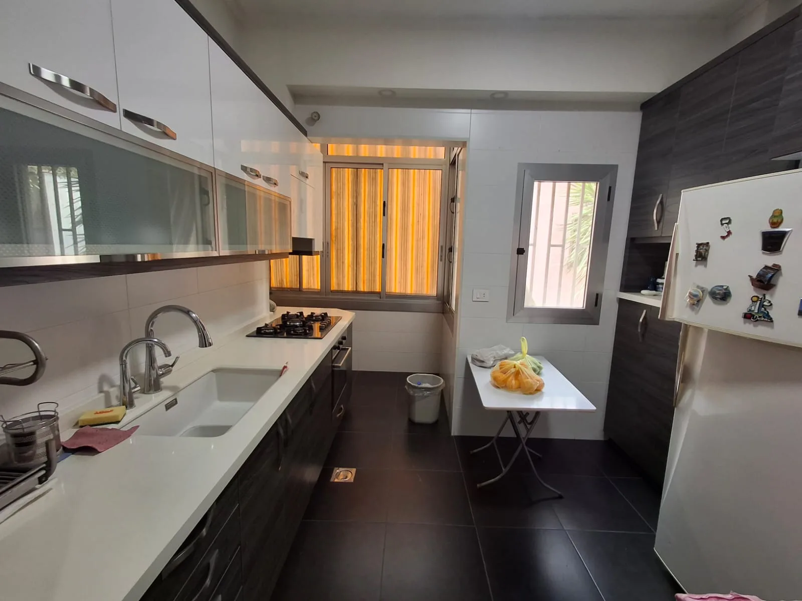 Apartment for Sale in Mar Mikhael, Bayrut, Lebanon — الصورة 3