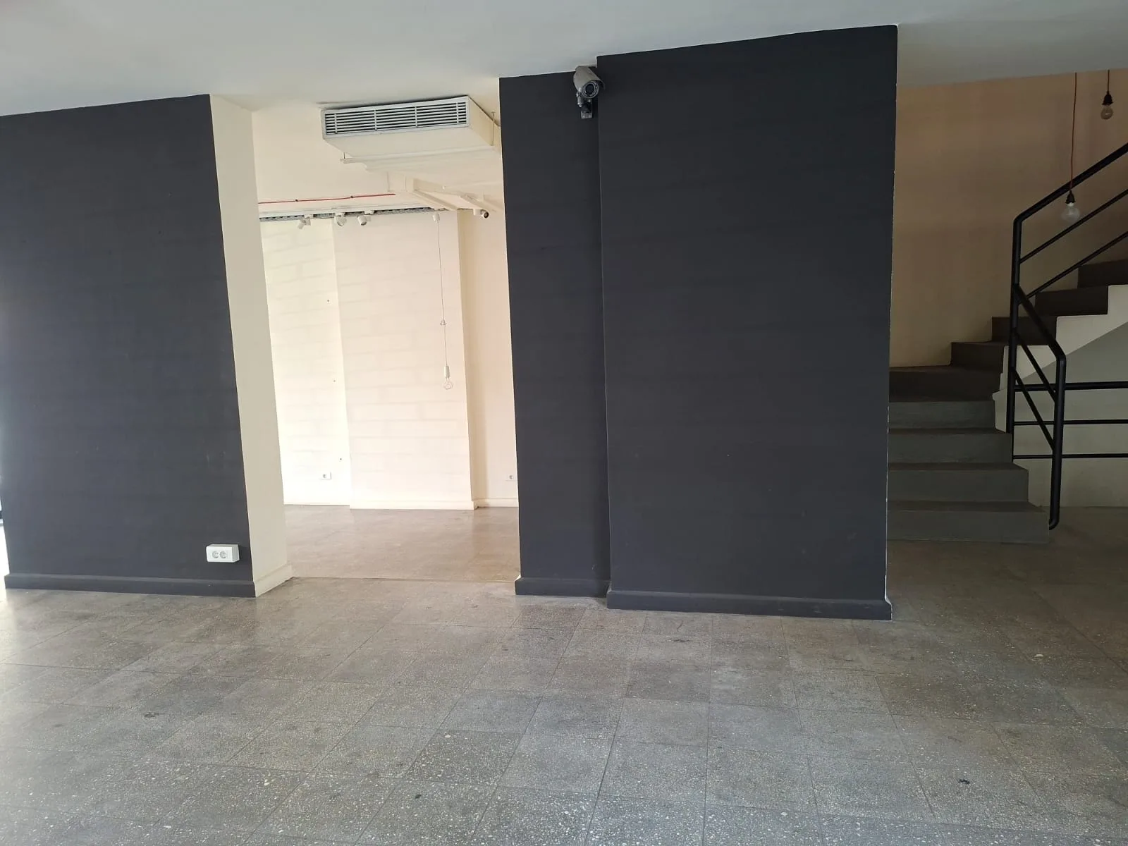 Showroom for rent in Clemenceau, Beirut, Lebanon — الصورة 10